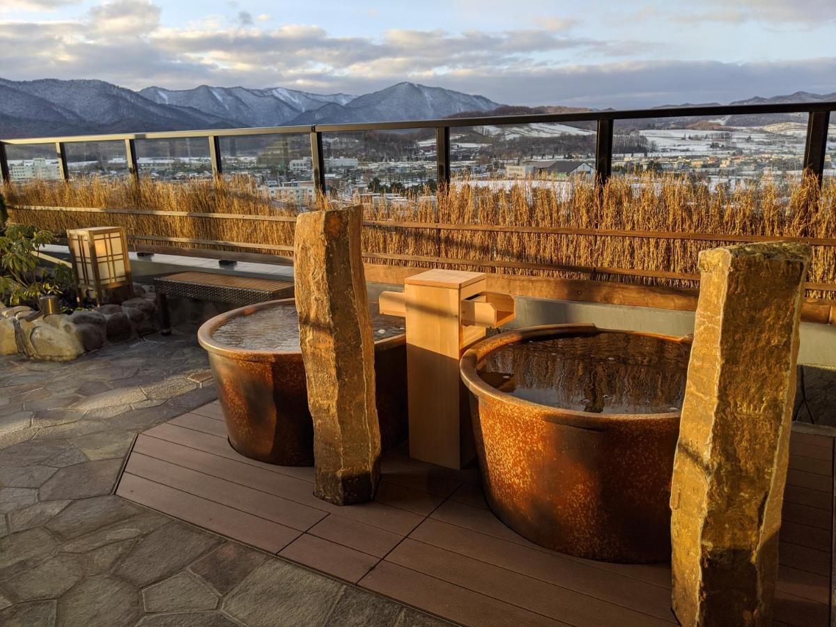 La Vista Furano Hills Natural Hot Spring 外观 照片